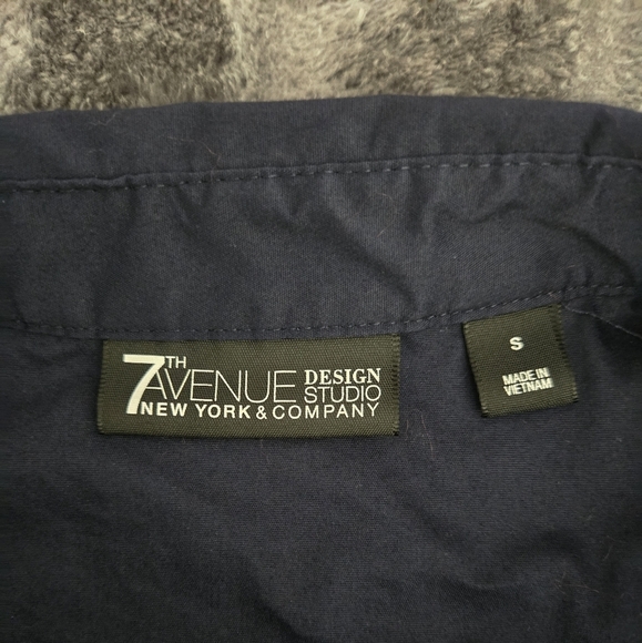 New York & Company Women's Dark Blue Button Up Size Small - Picture 2 of 5